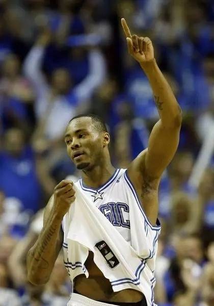 风云突变！上海久事今夜外线爆发，欧冠版图或变，话题不断，阵容厚度经受考验